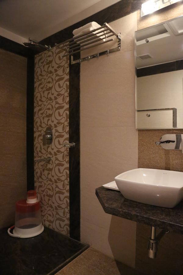 Hotel Varanasi Inn Dış mekan fotoğraf